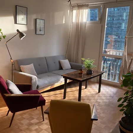 Via Funghi, Po Prostu Dom