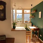 Via Funghi, Po Prostu Dom アパート